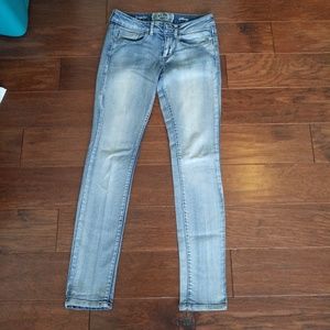 Light washed skinny jeans